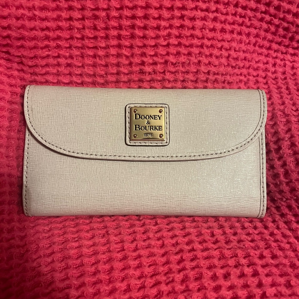Dooney & Bourke Light Tan Wallet